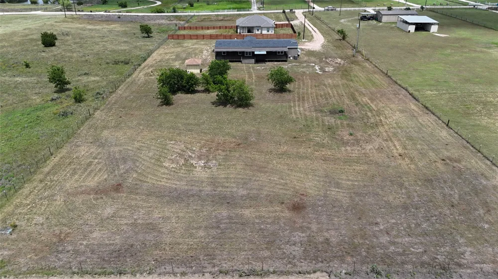 148 Sun View Road Bertram, TX 78605