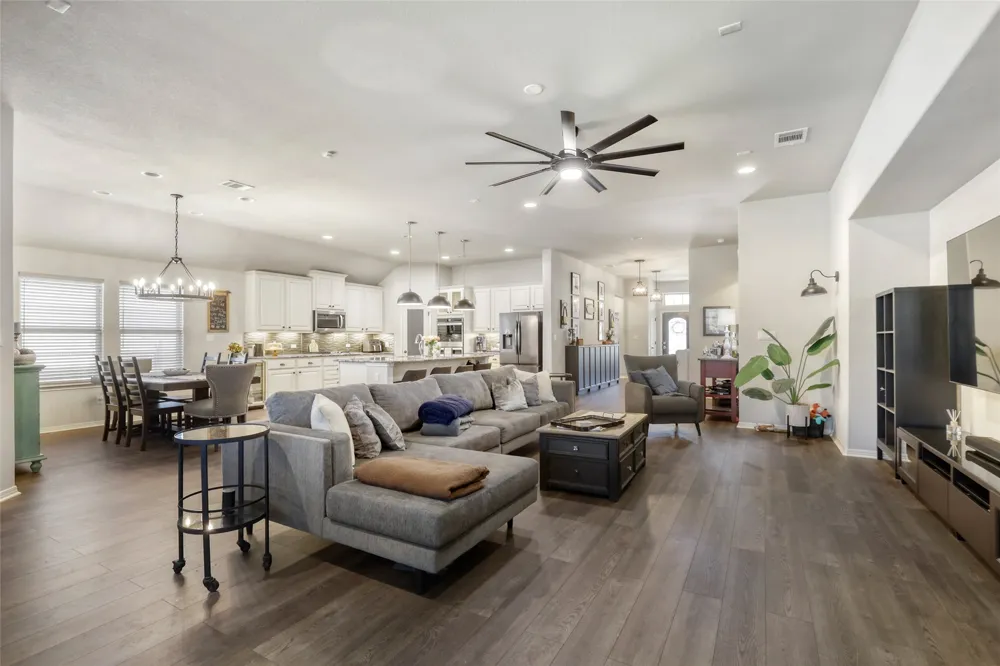 3832 Raven Caw Pass Pflugerville, TX 78660