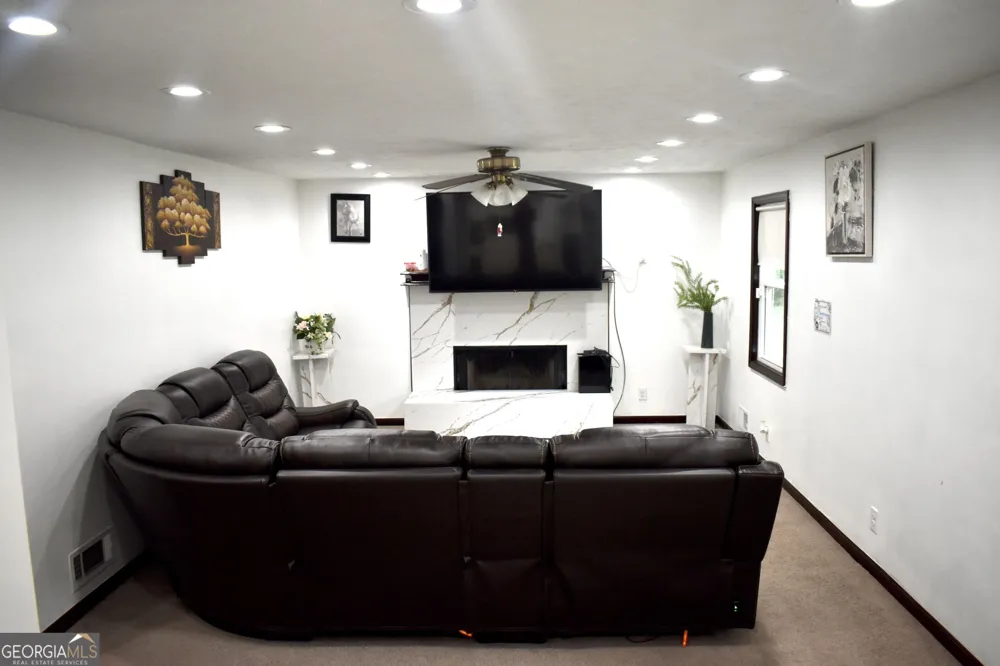 274 Russell Ridge DR Lawrenceville, GA 30043