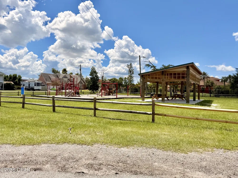 1186 Eisenhower Circle Lynn Haven, FL 32444
