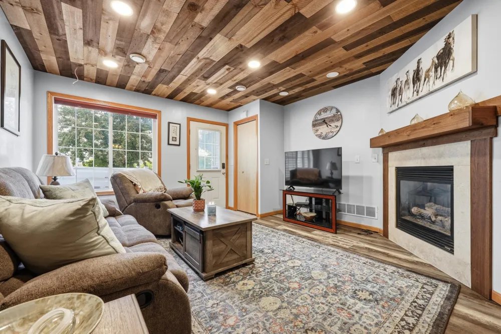 1654 Freedom Lane Waconia, MN 55387