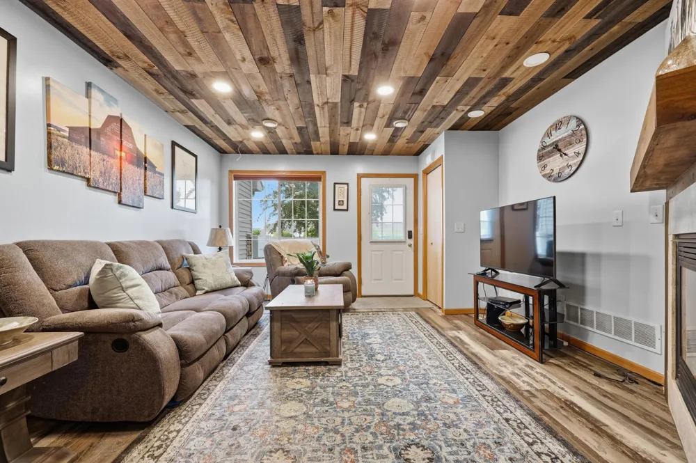 1654 Freedom Lane Waconia, MN 55387