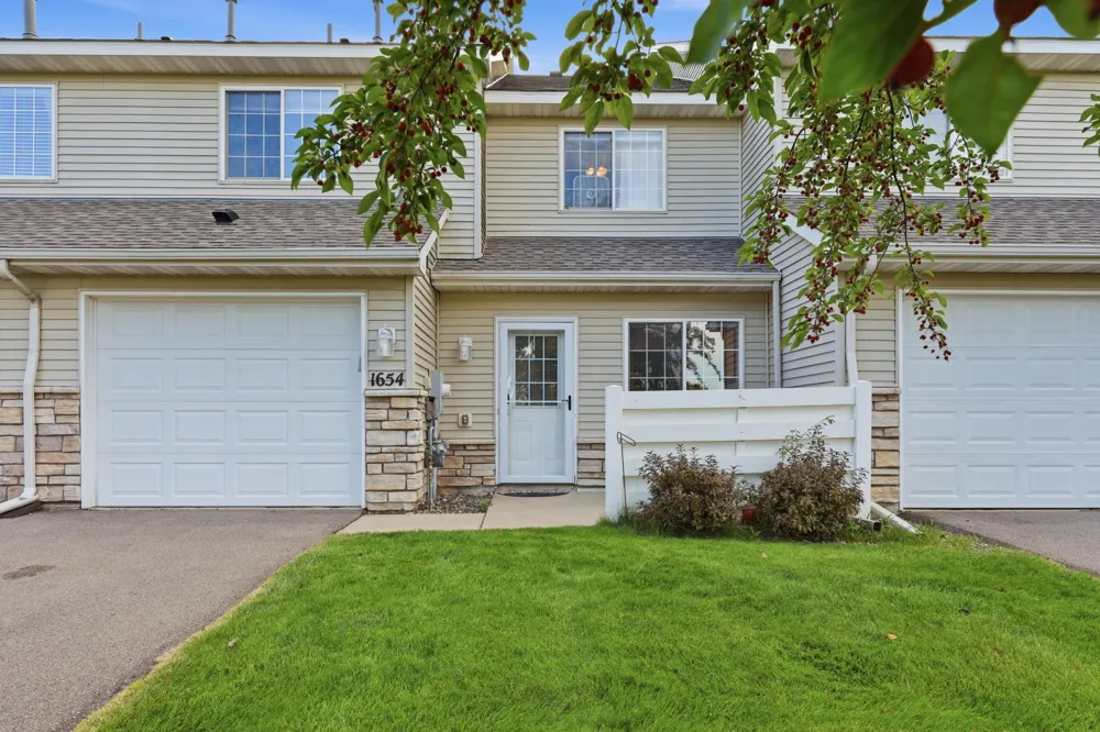 1654 Freedom Lane Waconia, MN 55387