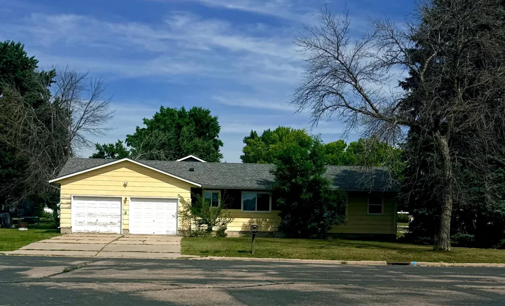 308 E Raven Street Belle Plaine, MN 56011