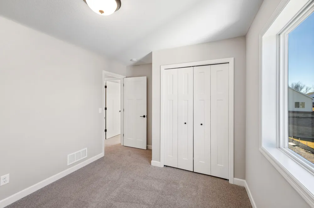 813 Walnut Grove Lane Hanover, MN 55341