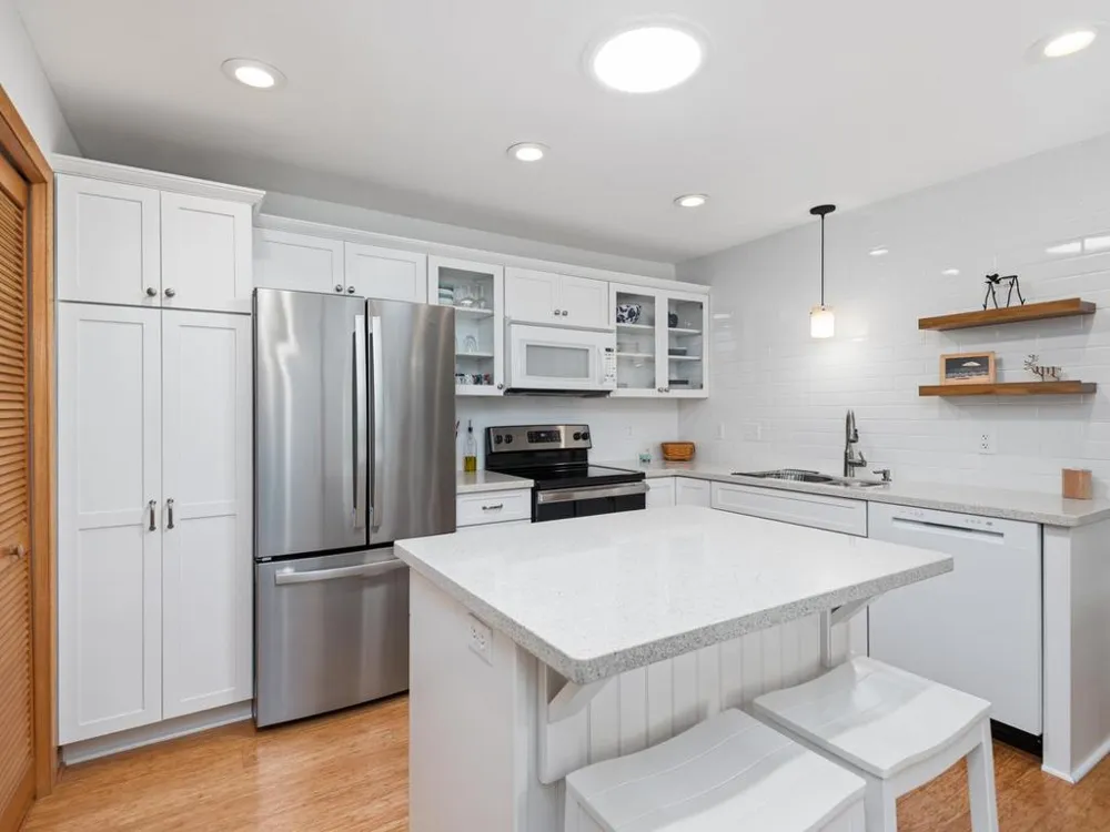 569 Mission Hills Drive Chanhassen, MN 55317