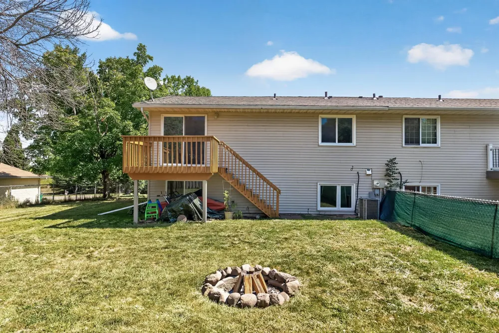 9143 Forestview Lane Maple Grove, MN 55369