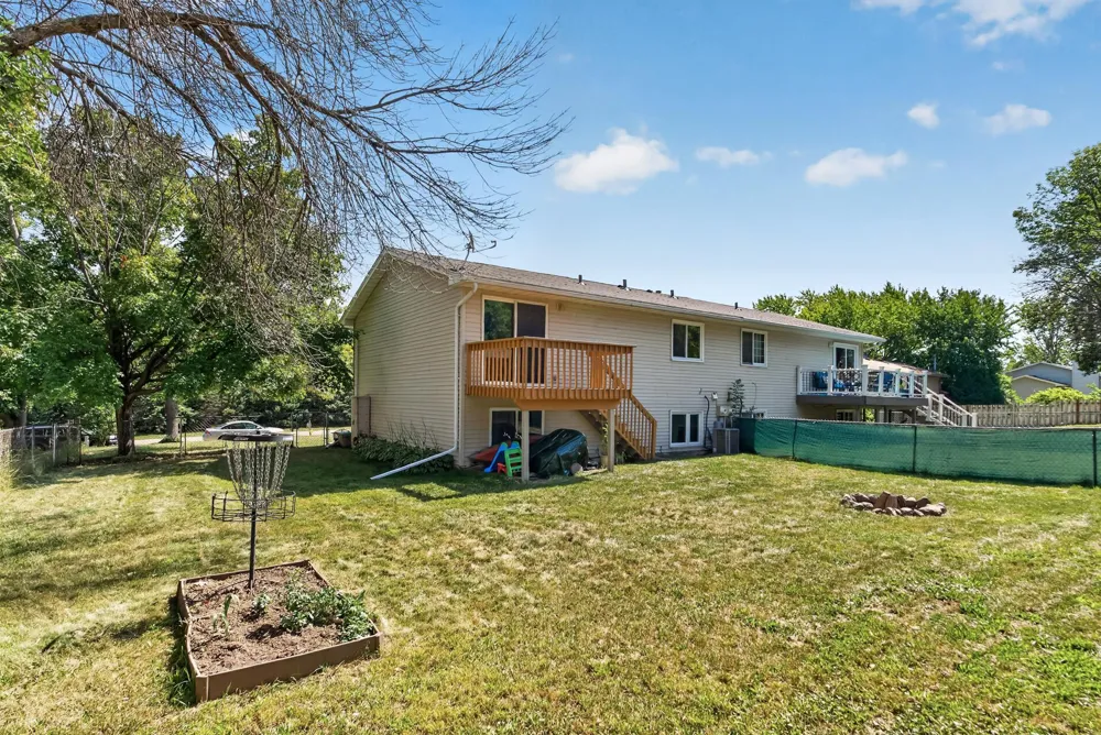 9143 Forestview Lane Maple Grove, MN 55369