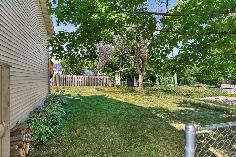 9143 Forestview Lane Maple Grove, MN 55369