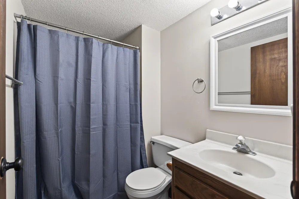 9143 Forestview Lane Maple Grove, MN 55369