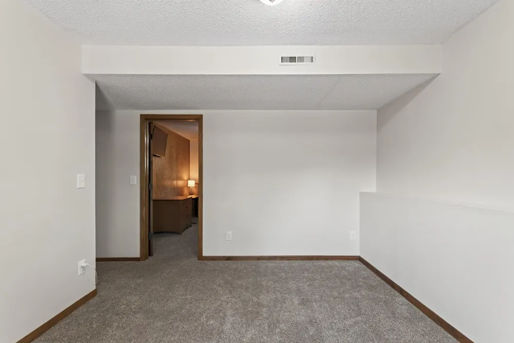 9143 Forestview Lane Maple Grove, MN 55369