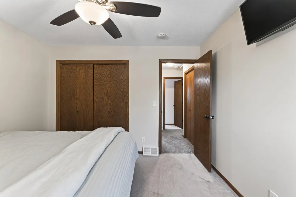 9143 Forestview Lane Maple Grove, MN 55369