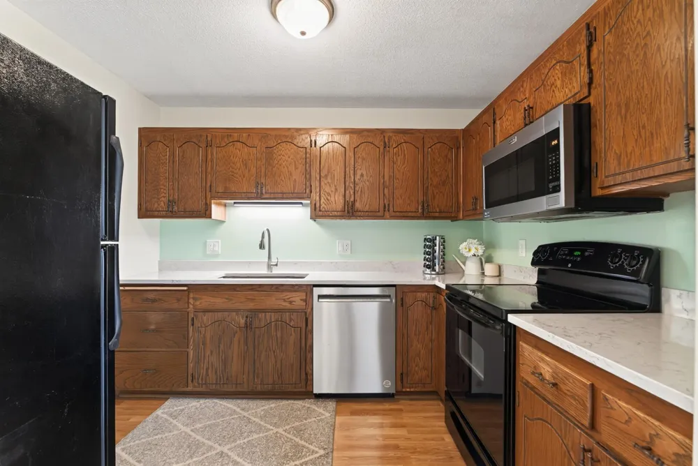 9143 Forestview Lane Maple Grove, MN 55369