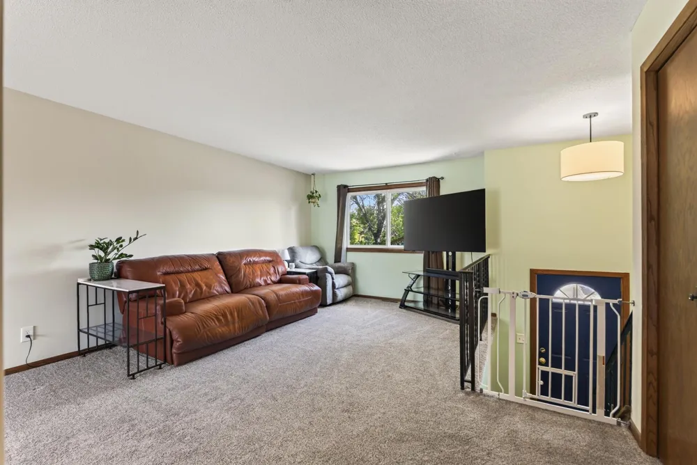 9143 Forestview Lane Maple Grove, MN 55369