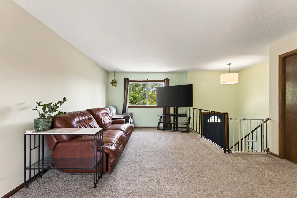 9143 Forestview Lane Maple Grove, MN 55369