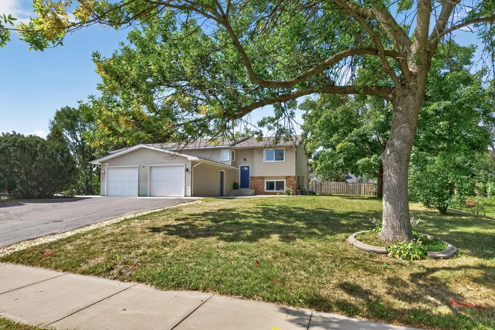 9143 Forestview Lane Maple Grove, MN 55369