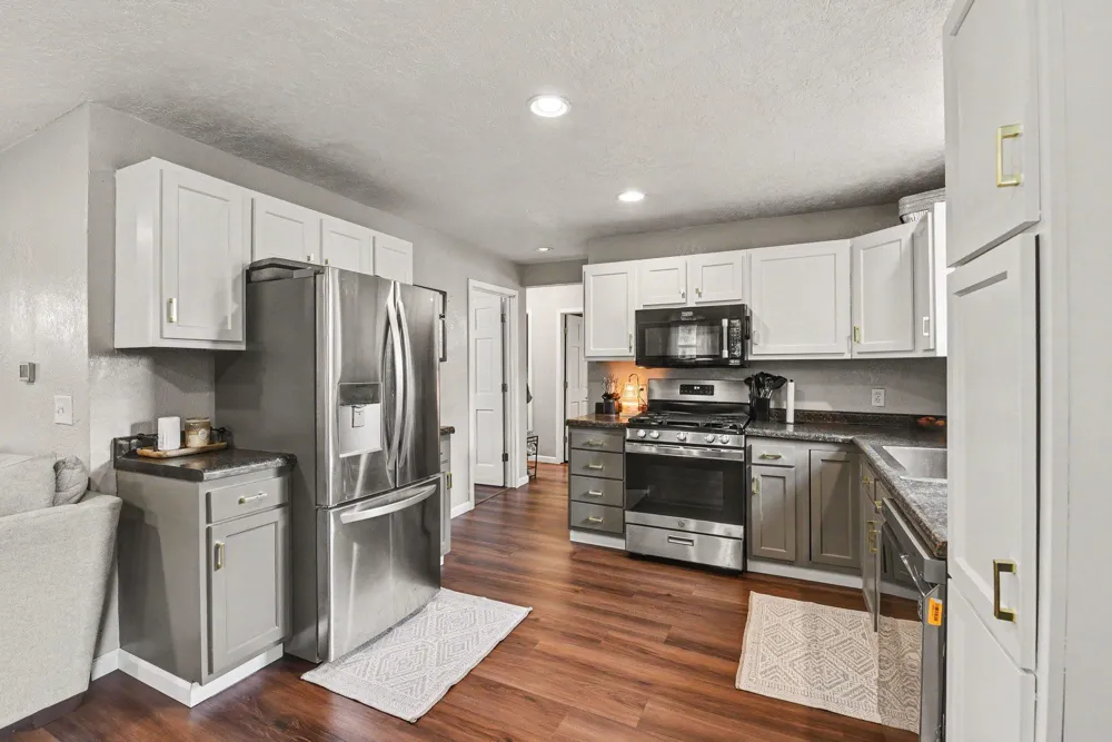 117 S Donaldson Street Luverne, MN 56156