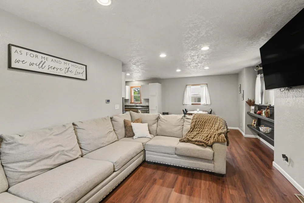 117 S Donaldson Street Luverne, MN 56156