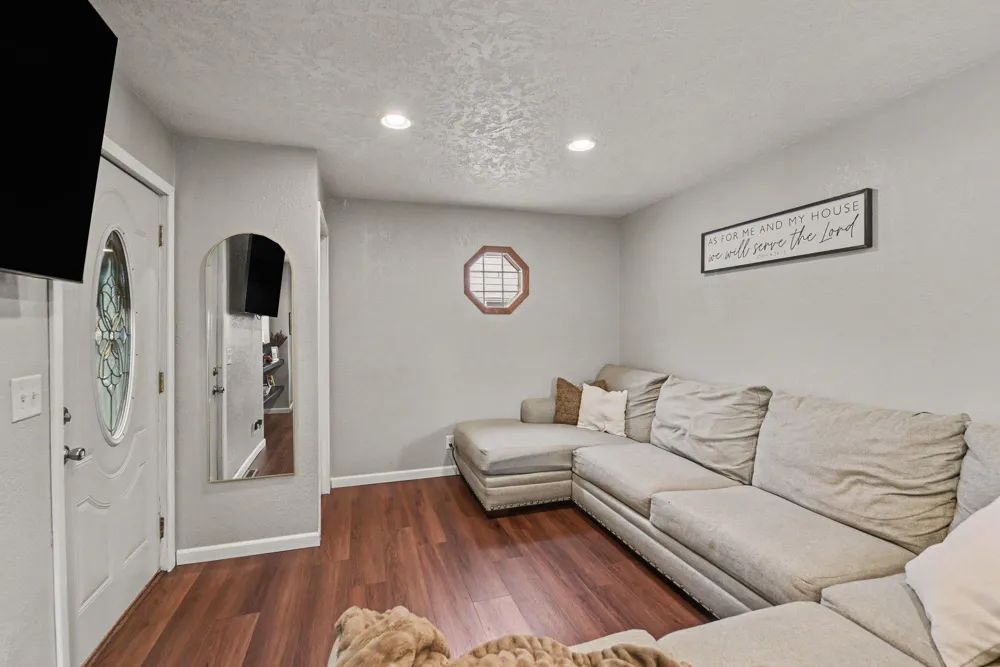 117 S Donaldson Street Luverne, MN 56156
