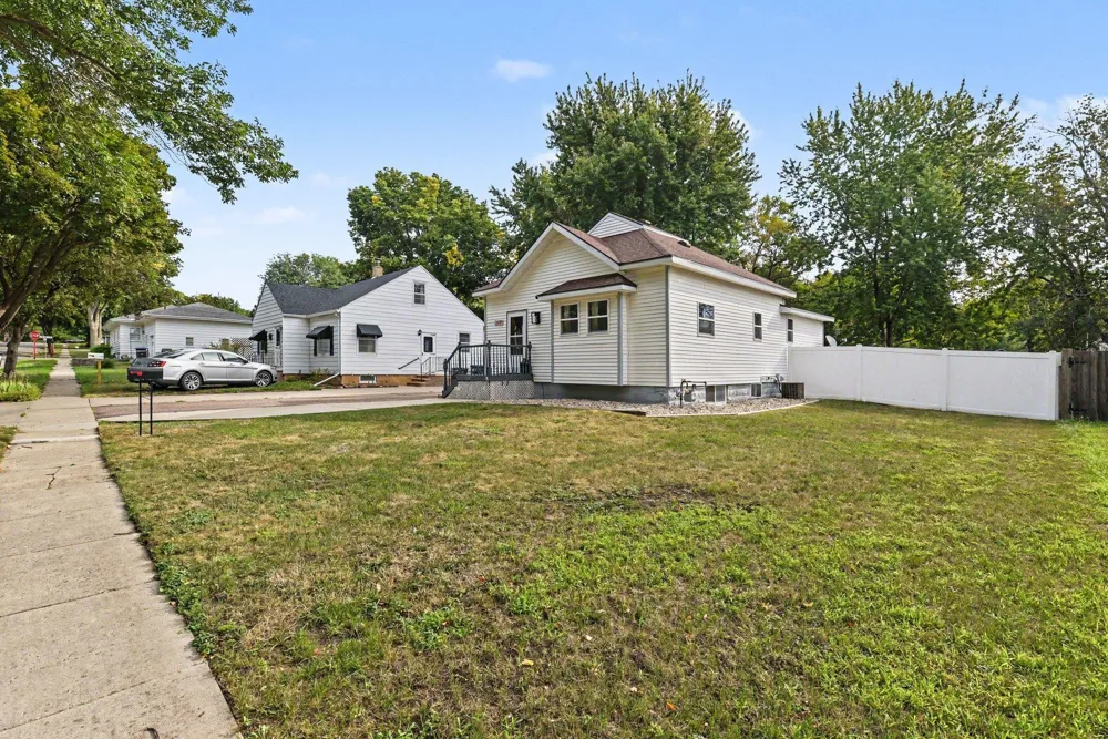 117 S Donaldson Street Luverne, MN 56156