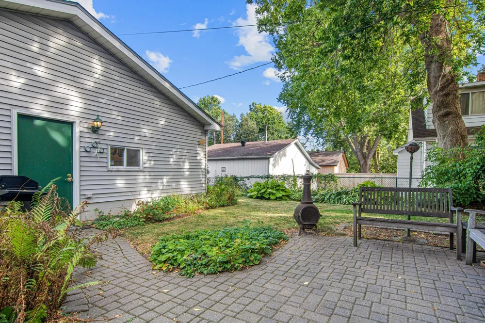 818 Delaware Avenue Saint Paul, MN 55107