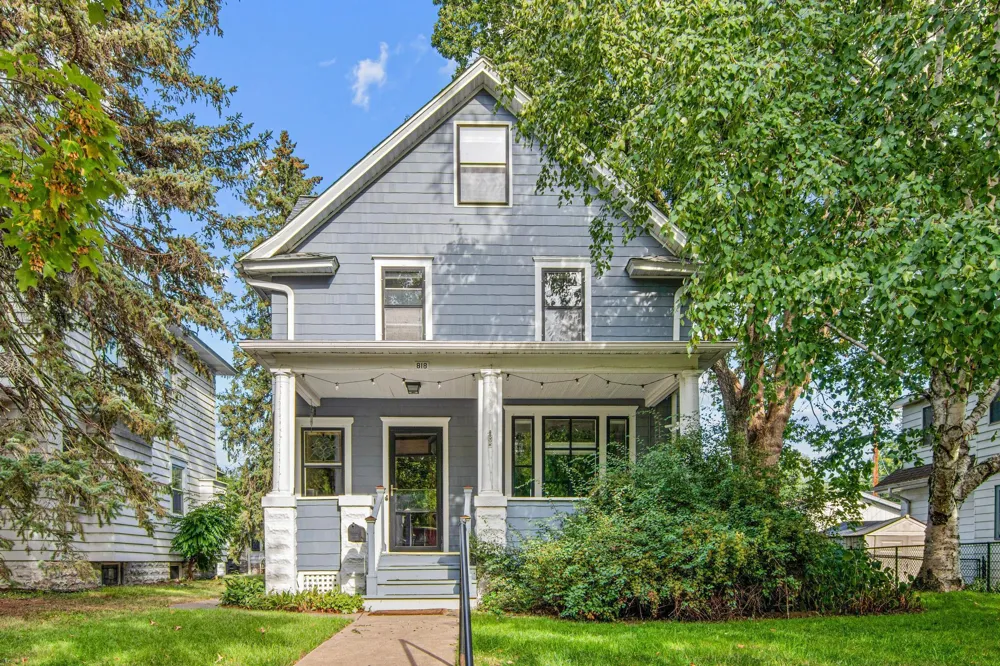 818 Delaware Avenue Saint Paul, MN 55107