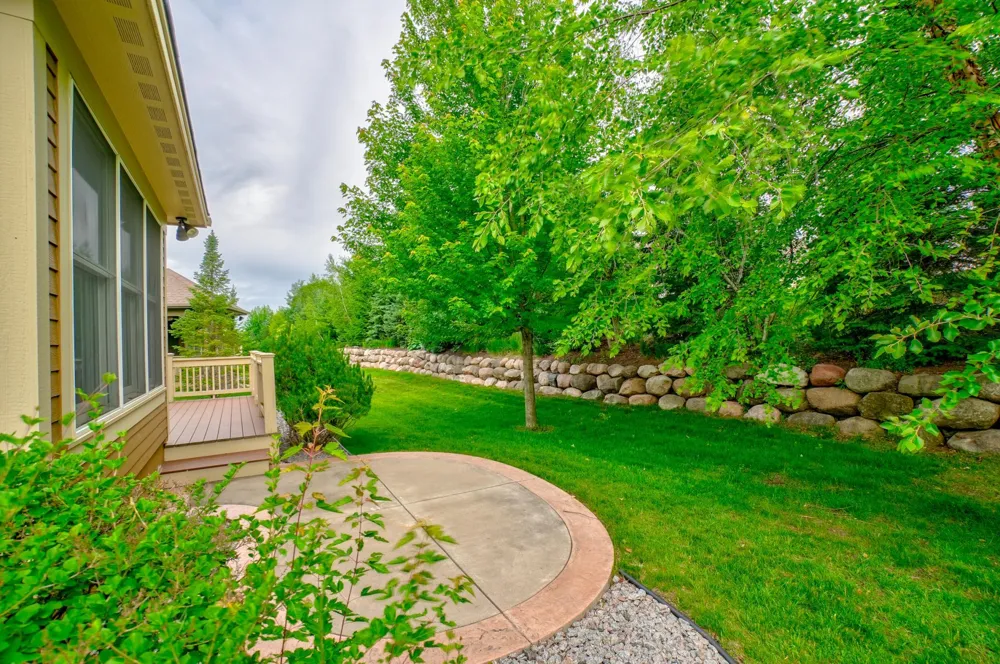 1335 Palisade Path Woodbury, MN 55129