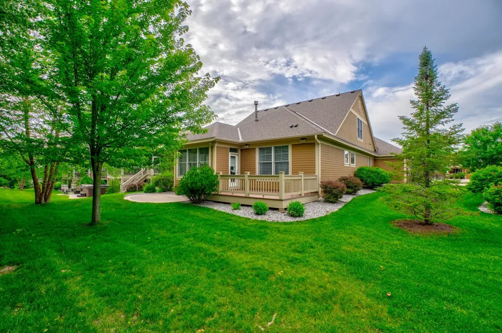 1335 Palisade Path Woodbury, MN 55129
