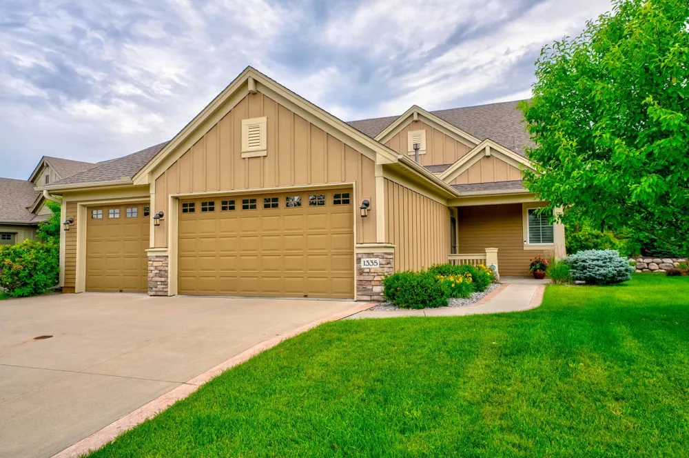 1335 Palisade Path Woodbury, MN 55129