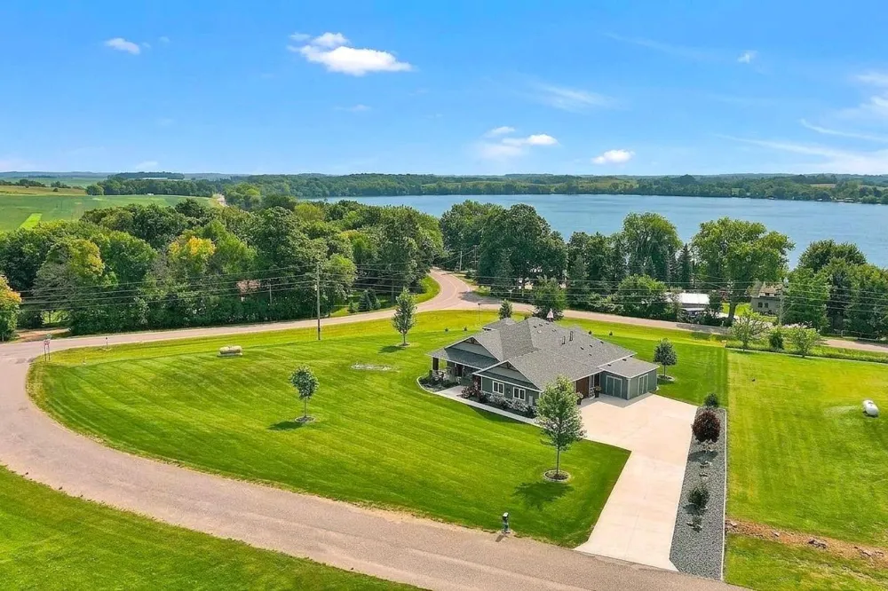 19135 Lake Volney Circle Le Center, MN 56057