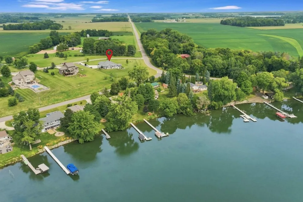 19135 Lake Volney Circle Le Center, MN 56057