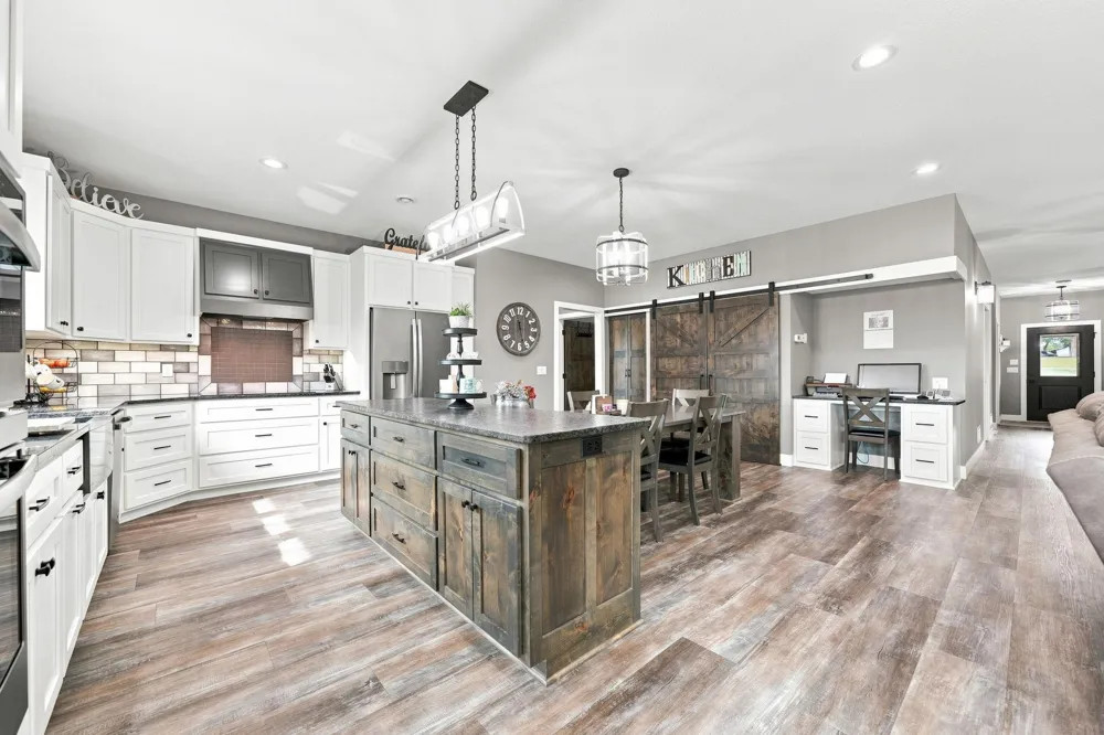 19135 Lake Volney Circle Le Center, MN 56057