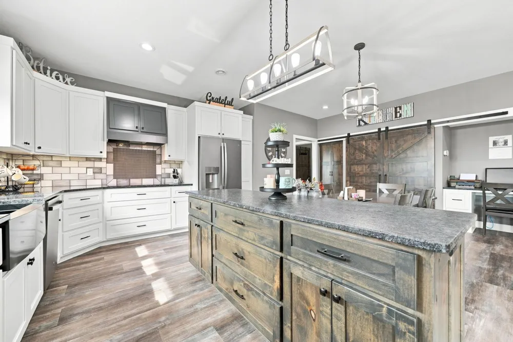19135 Lake Volney Circle Le Center, MN 56057