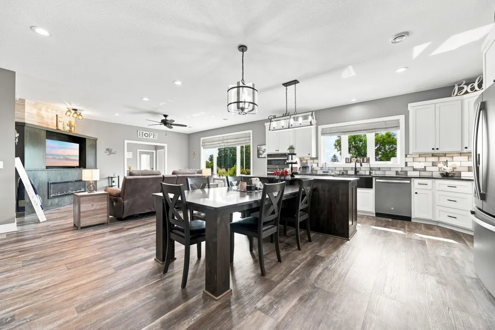 19135 Lake Volney Circle Le Center, MN 56057