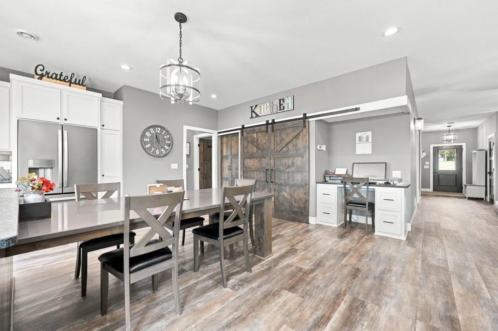 19135 Lake Volney Circle Le Center, MN 56057