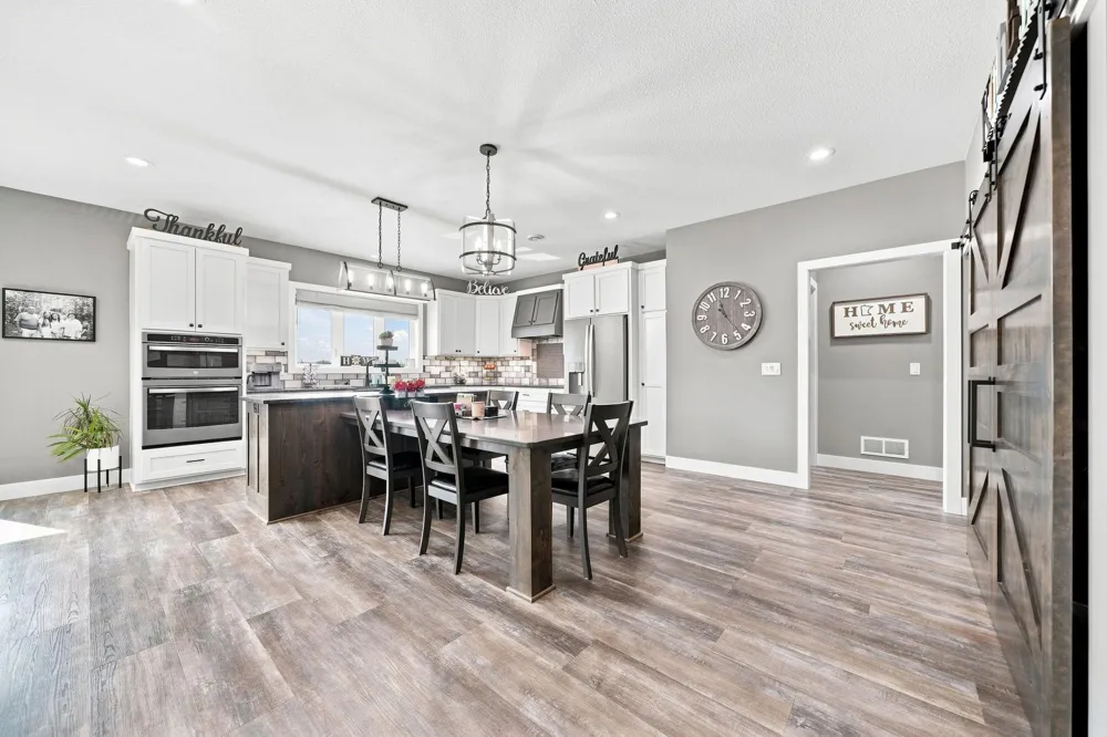 19135 Lake Volney Circle Le Center, MN 56057