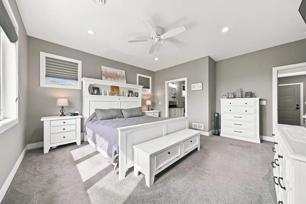 19135 Lake Volney Circle Le Center, MN 56057