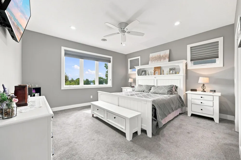 19135 Lake Volney Circle Le Center, MN 56057