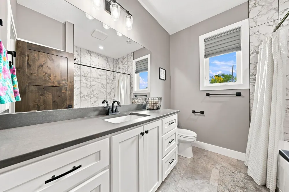 19135 Lake Volney Circle Le Center, MN 56057