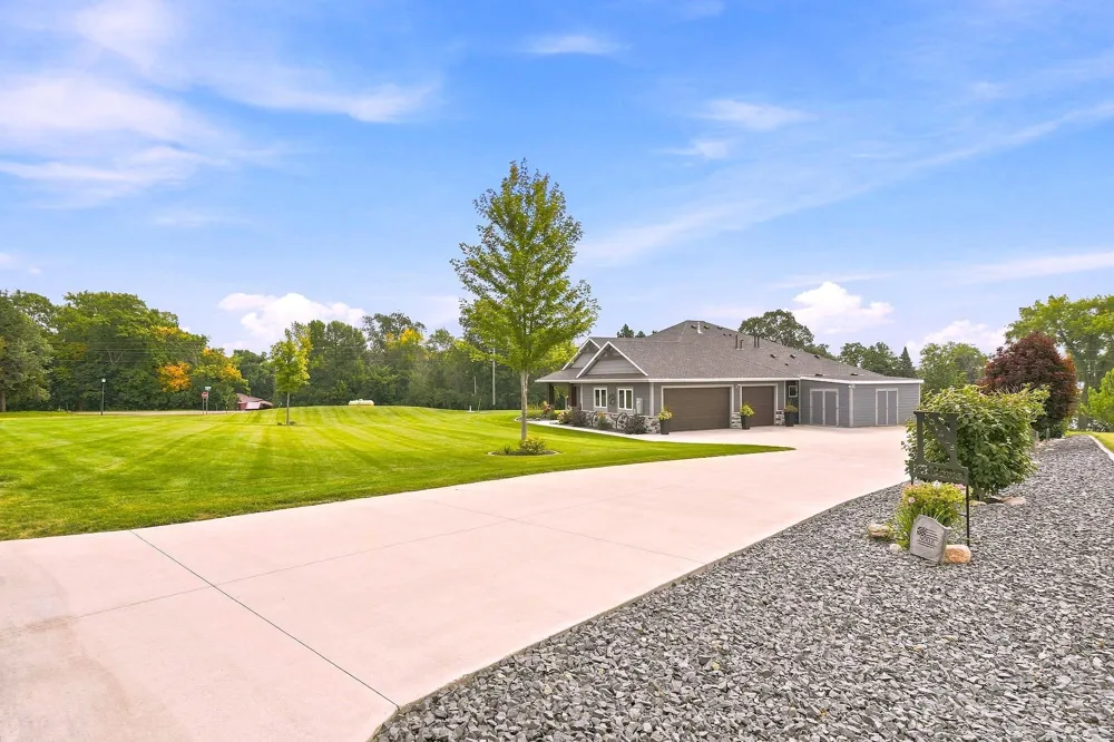 19135 Lake Volney Circle Le Center, MN 56057