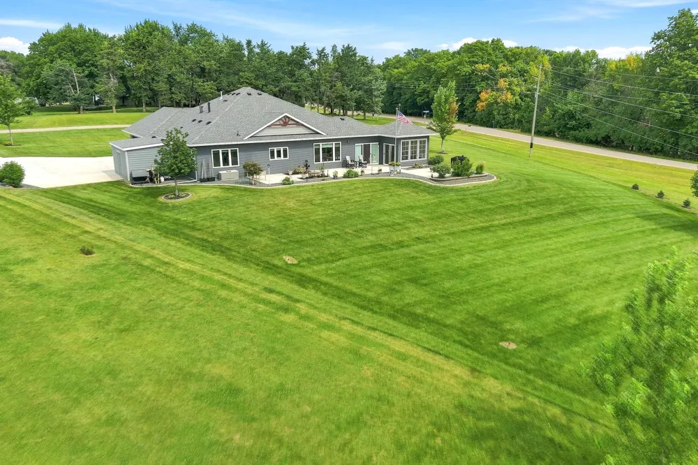 19135 Lake Volney Circle Le Center, MN 56057