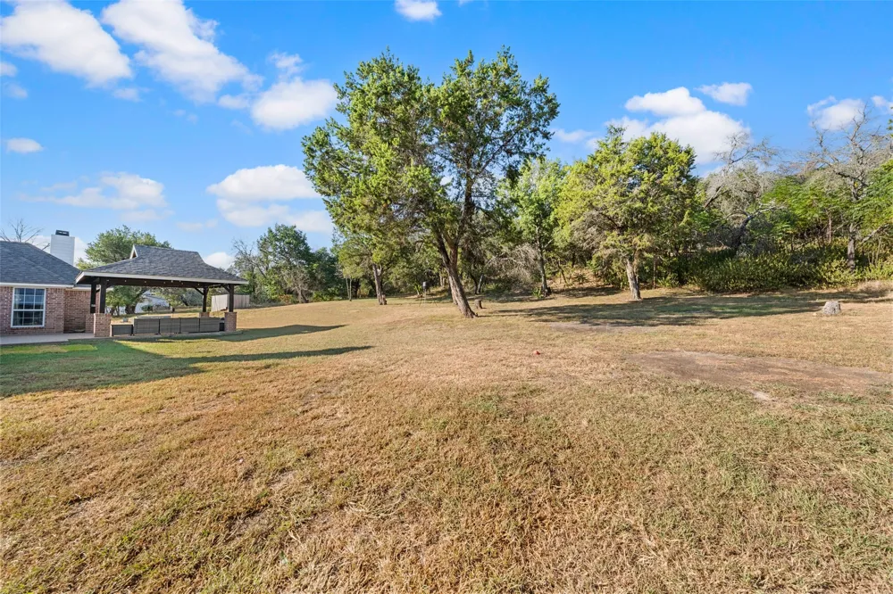 700 Lost Hunters China Spring, TX 76633