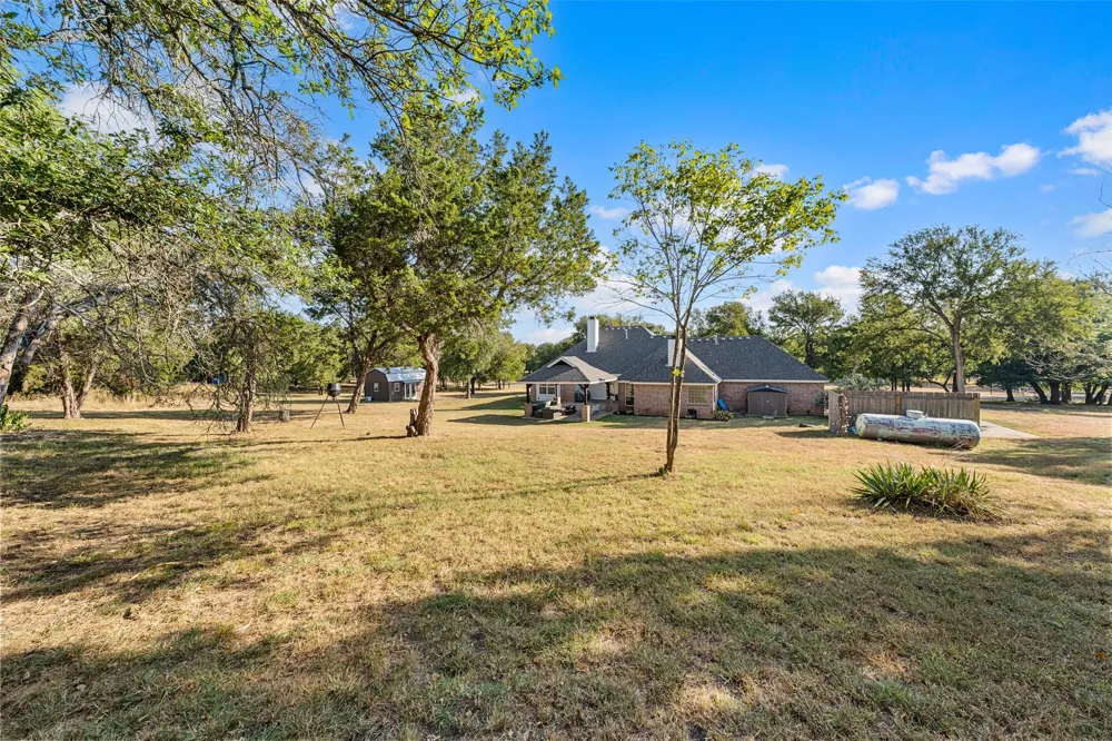 700 Lost Hunters China Spring, TX 76633