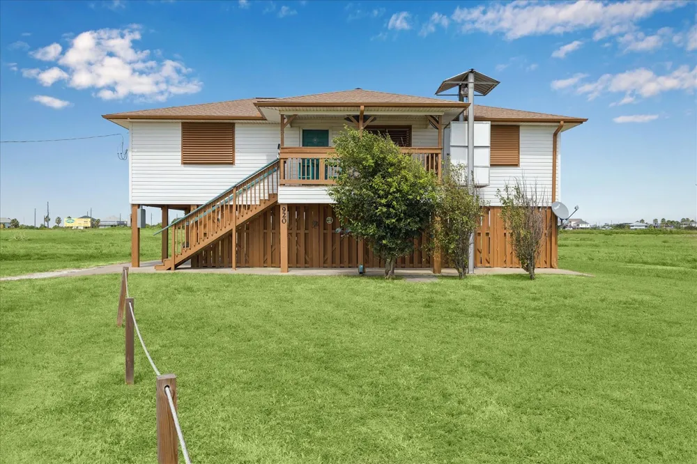 920 4th Street Port Bolivar, TX 77650