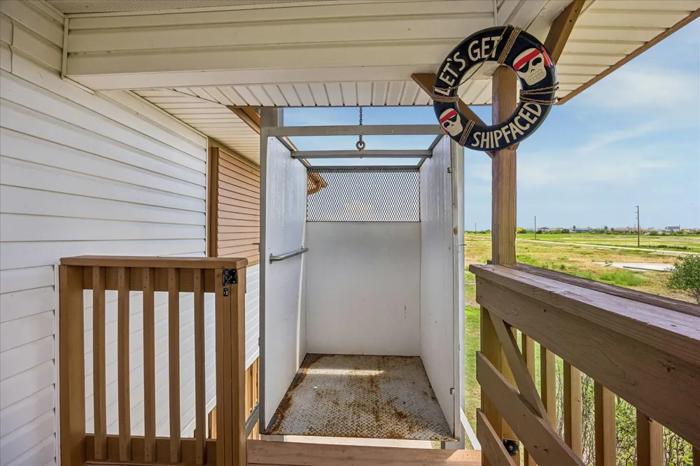 920 4th Street Port Bolivar, TX 77650