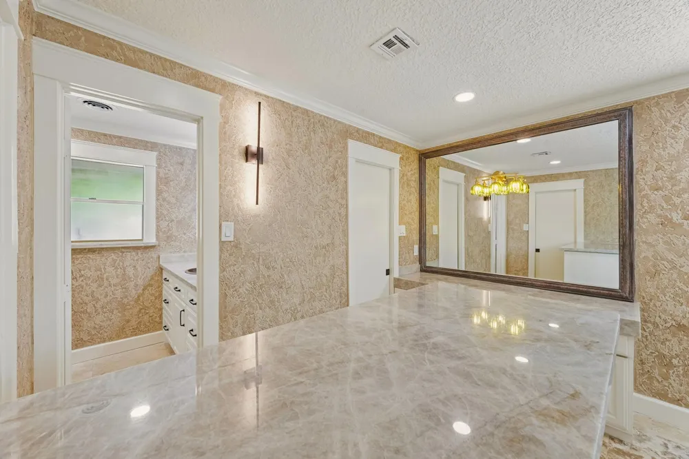 37 Champions Colony E Houston, TX 77069