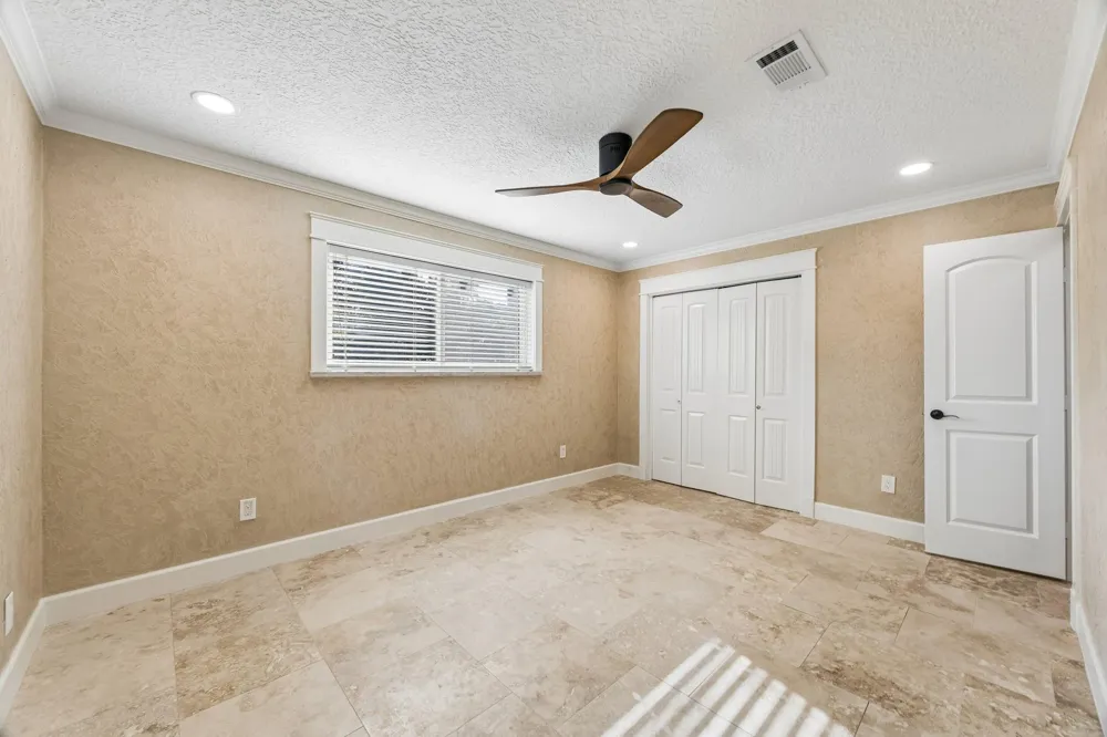 37 Champions Colony E Houston, TX 77069