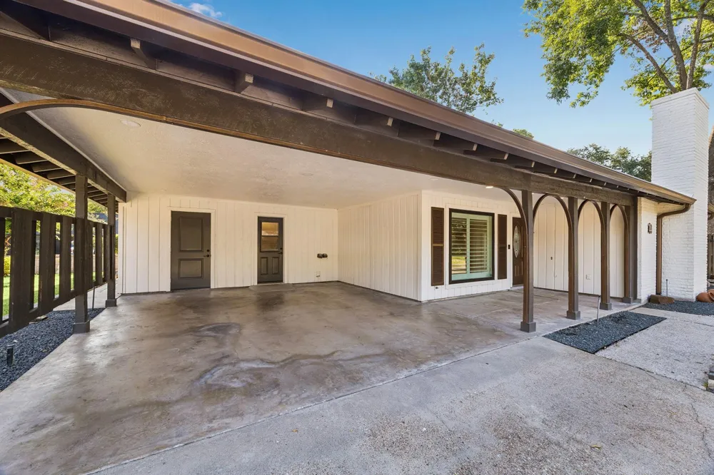 37 Champions Colony E Houston, TX 77069