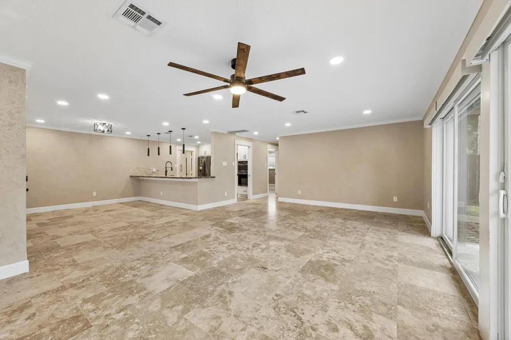 37 Champions Colony E Houston, TX 77069