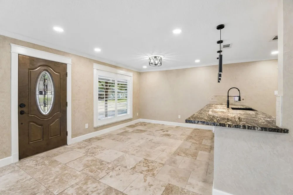 37 Champions Colony E Houston, TX 77069